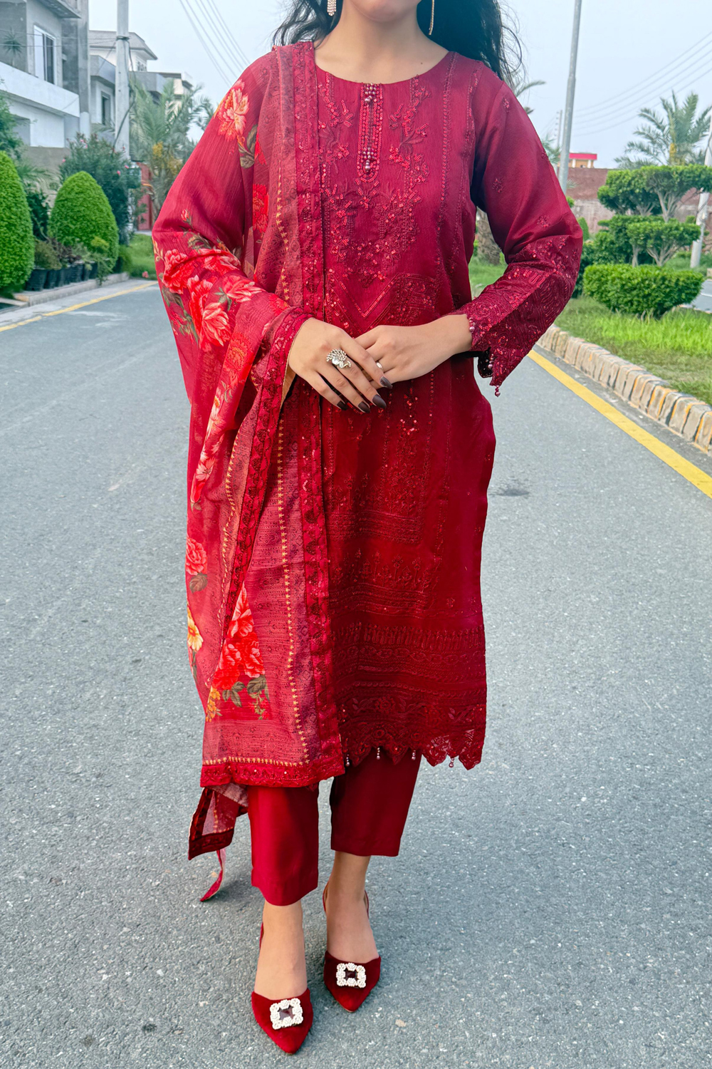 Luxury Embroidered Khaadi Masoori 3-Piece With Printed Dupatta Dress