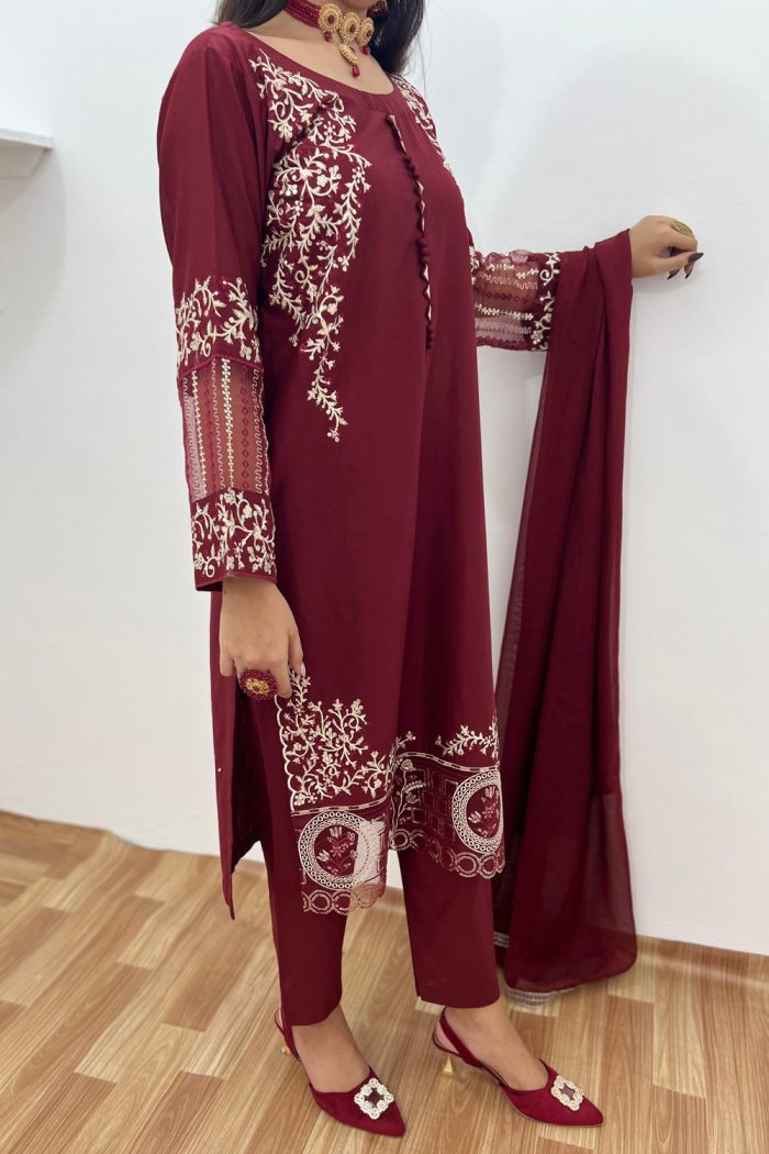 Luxury Chiffon Embroidered 3-Piece Dress - Image 2